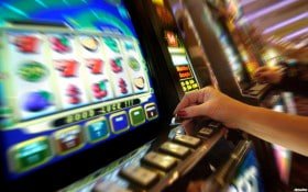 pk11 Baccarat Live Dealer အွန်လိုင်း ကတ်ဂိမ်း မြန်မာ ကစားနေသောပုံ